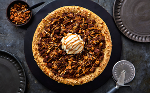 Turtle Brownie dessert pizza with